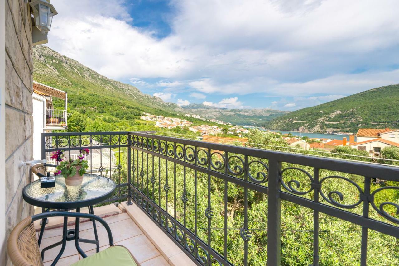 Tranquility And Nature In 4 Bedroom With Sea View Mokošica Kültér fotó