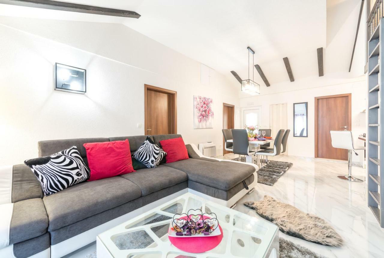 Tranquility And Nature In 4 Bedroom With Sea View Mokošica Kültér fotó