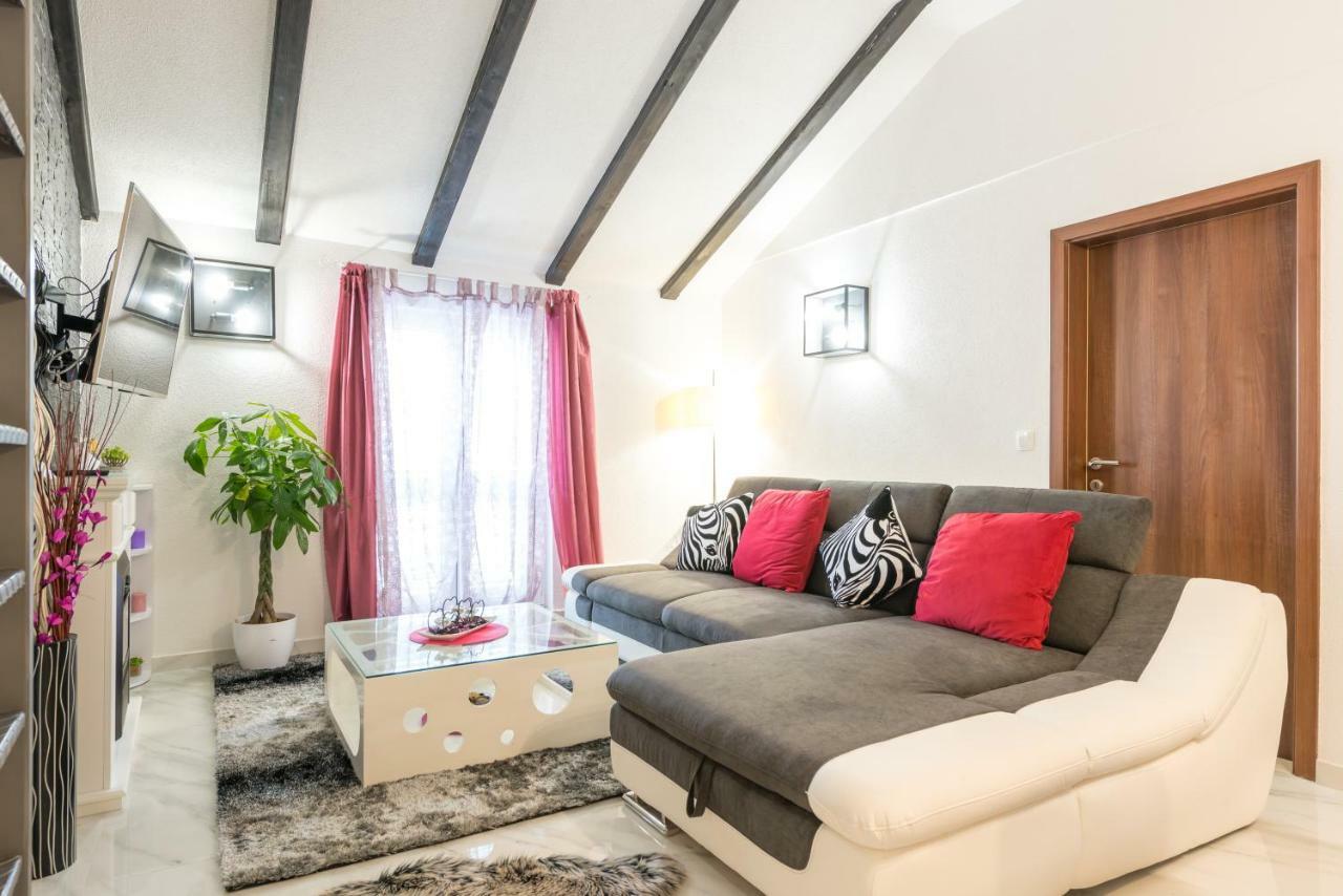 Tranquility And Nature In 4 Bedroom With Sea View Mokošica Kültér fotó