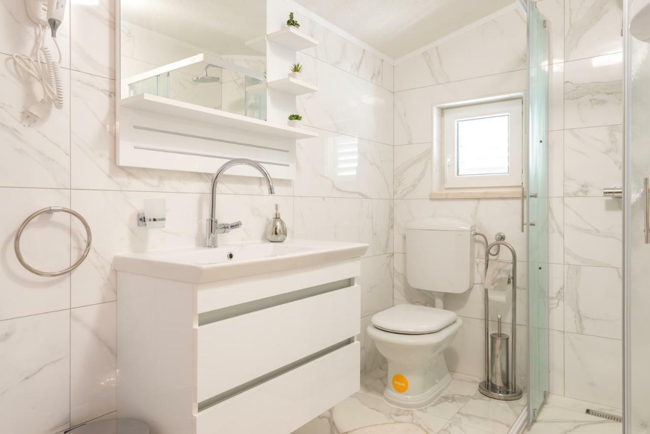 Tranquility And Nature In 4 Bedroom With Sea View Mokošica Kültér fotó